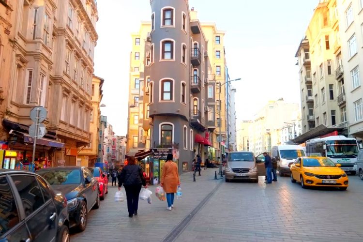 Россияне стали лидерами среди туристов в Стамбуле