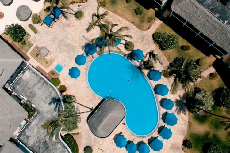 Туризм Танзании спасет не вакцина от ковид, а молитва, уверен президент