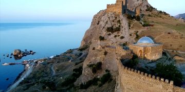 В Крыму снимают ковидные ограничения