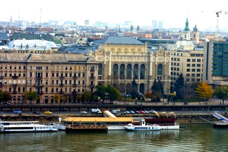 Группа в телеграмме предлагает скидки на отдых до 40%