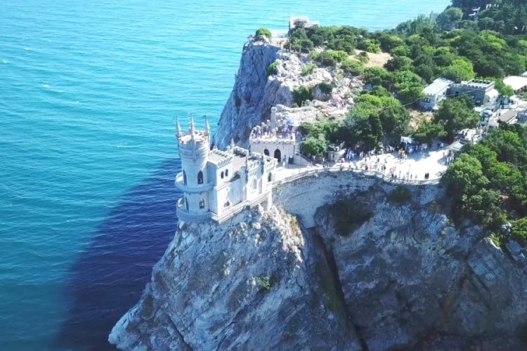 С 1 марта в Крыму снимают целый ряд ограничений