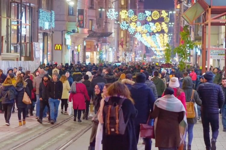 Турция продлевает ограничения, которые уже вот-вот должны были отменить