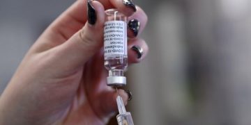 Великобритания не успеет вовремя достичь коллективного иммунитета