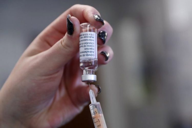 Великобритания не успеет вовремя достичь коллективного иммунитета