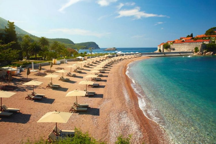 новость 04-03-2021 Стоит ли приобретать билеты в Черногорию сейчас?