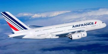 новость 23-03-2021 Air France возобновляет полет по маршруту Санкт-Петербург - Париж
