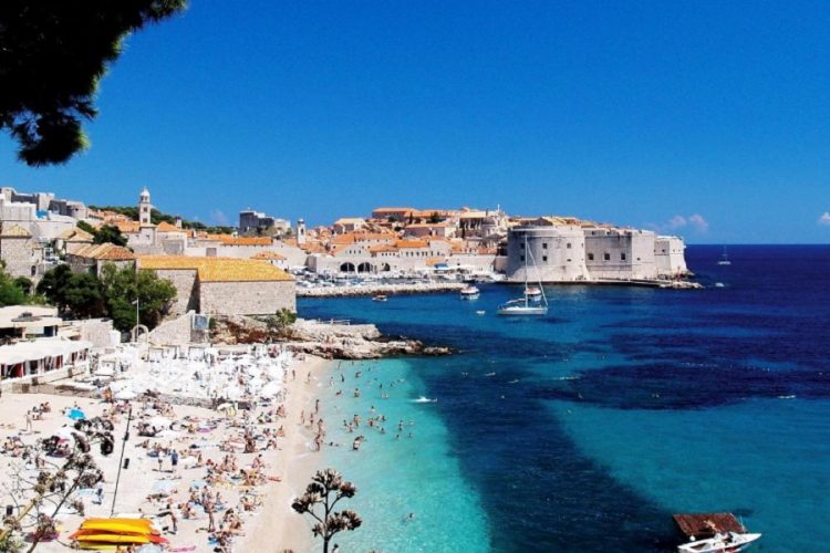 новость 06-03-2021 Республика Кипр будет пускать только привитых туристов