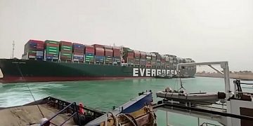 новость 25-03-2021 В Красном море образовался затор из нефтяных танкеров