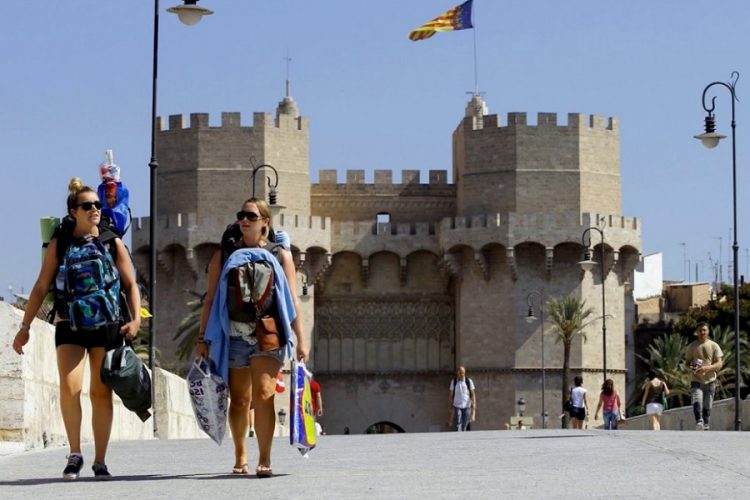 новость 04-03-2021 Власти Испании заявили, что не станут дожидаться решения ЕС по вакцинным паспортам