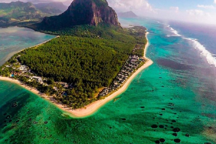 новость 12-03-2021 Остров Маврикий продлевает локдаун еще на две недели