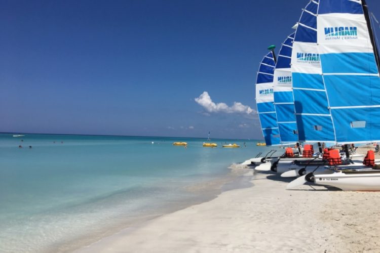 новость 22-03-2021 Куба рассчитывает на чартерные рейсы из регионов РФ