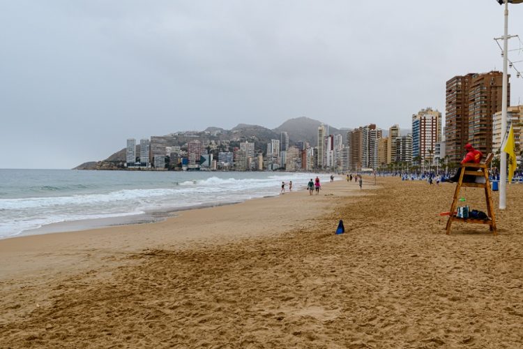 новость 03-03-2021 На пляжах испанского курорта Бенидорм вновь появятся "квадраты"