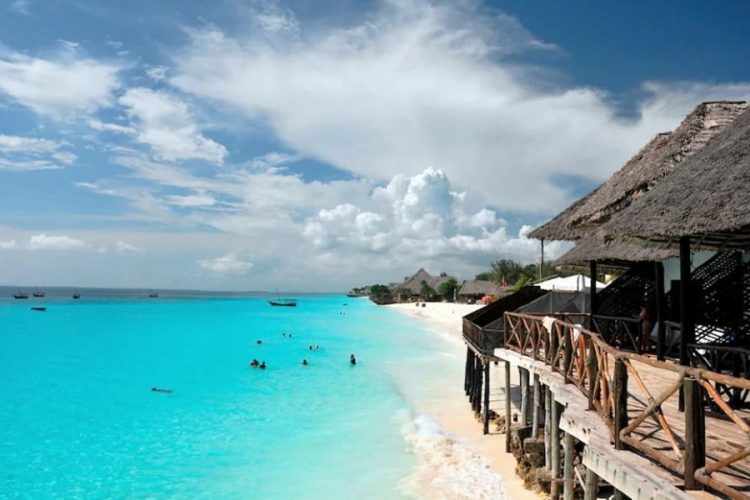 новость 22-03-2021 Россияне начали завозить южноафриканский штамм с Занзибара