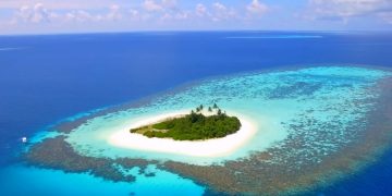 Еще одна популярная среди россиян страна будет вакцинировать туристов на курортах