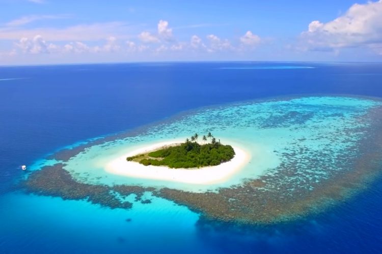 Еще одна популярная среди россиян страна будет вакцинировать туристов на курортах