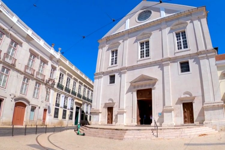 Еще одна страна вступает в борьбу за британских туристов