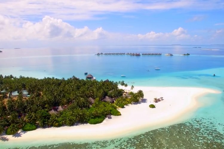 Застрявшие на Мальдивах туристы рассказали, как добирались домой