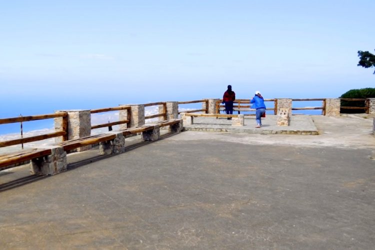 Греция выступила с обещаниями для российских туристов