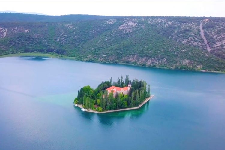 Глава Еврокомиссии обозначила три пункта, которые должны отображаться в ковидных паспортах