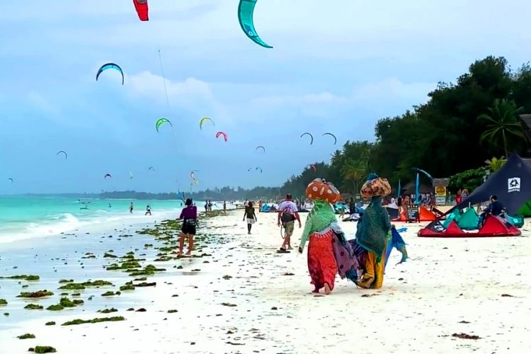 Список стран, которые полностью открыты для туристов