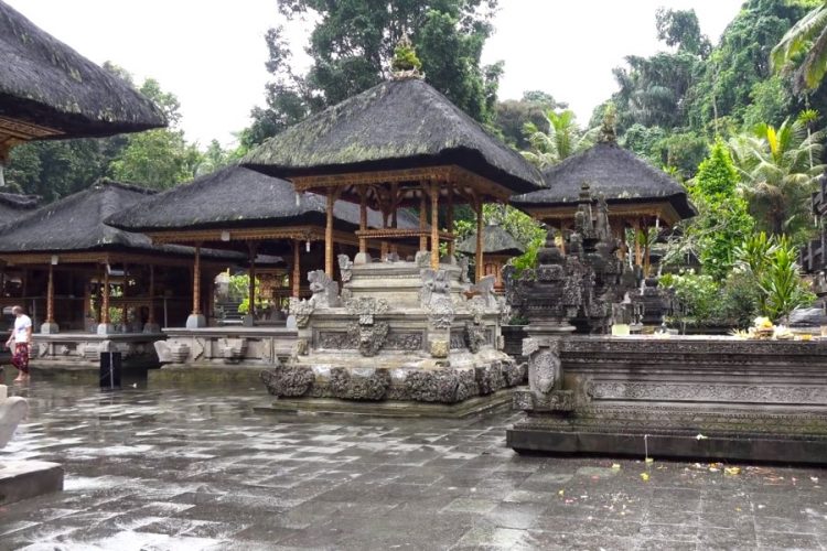 В Индонезии объяснили, для каких туристов вскоре откроют границы