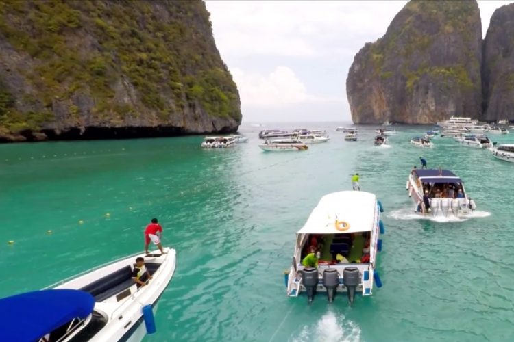 Отельеры Таиланда считают, что страна не успевает с вакцинацией работников туризма