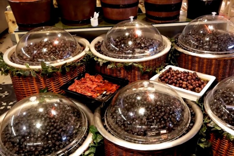 В провинциях Турции наконец открылись важные для туристов объекты