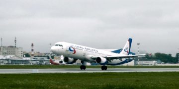 Уральские авиалинии заплатят штраф за продажу билетов в закрытые страны