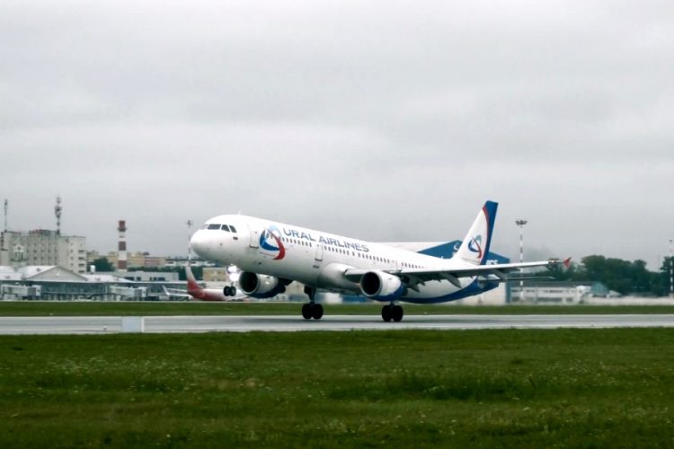 Уральские авиалинии заплатят штраф за продажу билетов в закрытые страны