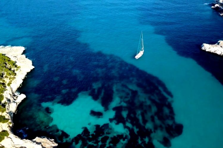 Испания готова открыться для туристов из России на особых условиях