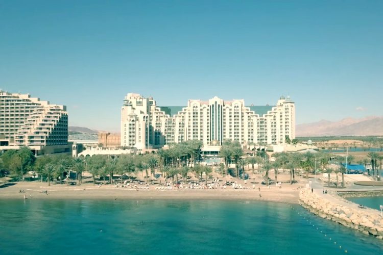 В Израиле открывают аттракционы, но запрещают приходить детям