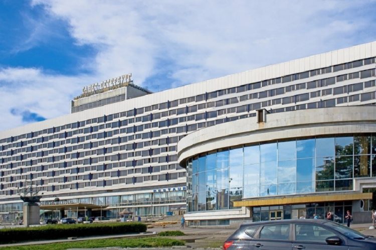 новость 30-04-2021 В апреле россияне потратили на отели Петербурга более 83 миллионов рублей