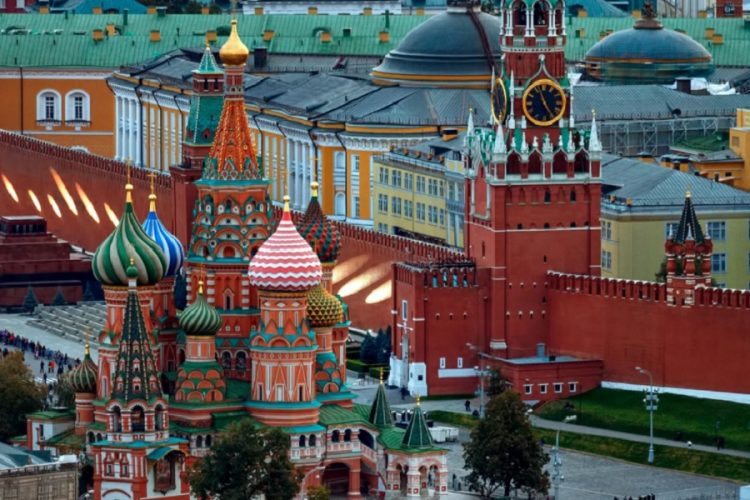 новость 10-04-2021 Туристы будут посещать Московский Кремль по обновленным правилам