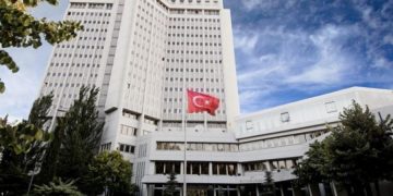 новость 23-04-2021 Глава МИД Турции прибудет в РФ обсуждать возобновление авиасообщения