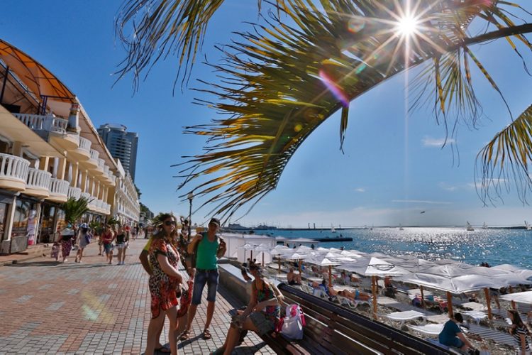 новость 27-04-2021 Сочи на майские праздники примет около двухсот тысяч туристов