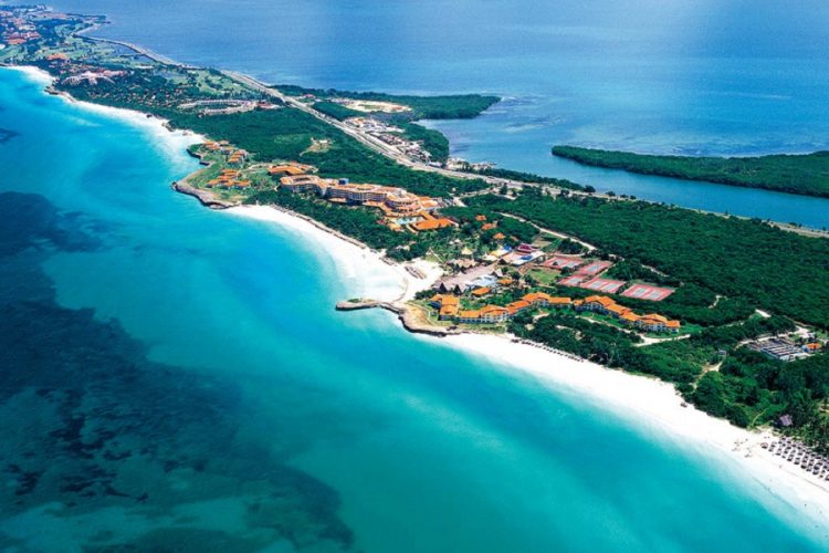 новость 08-04-2021 Половина отелей Варадеро готова к приему туристов