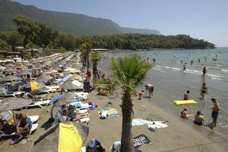 новость 12-04-2021 Медики Турции вновь просят Эрдогана закрыть страну