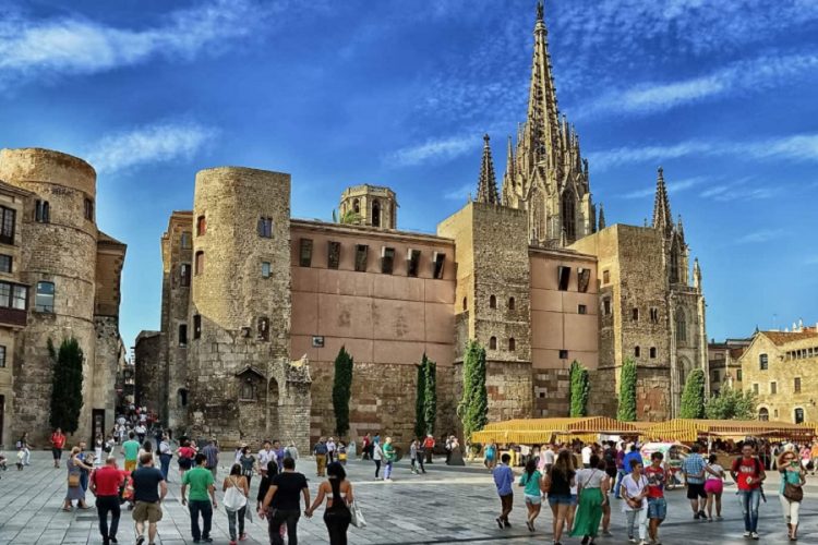 новость 20-04-2021 Срыв летнего сезона приведет Испанию к полному краху