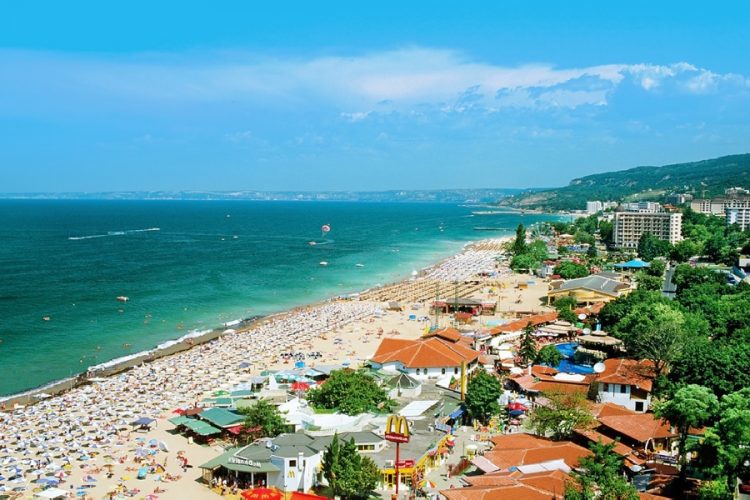 новость 23-04-2021 Ассоциация отелей и ресторанов Болгарии напугана примером закрытой Турции