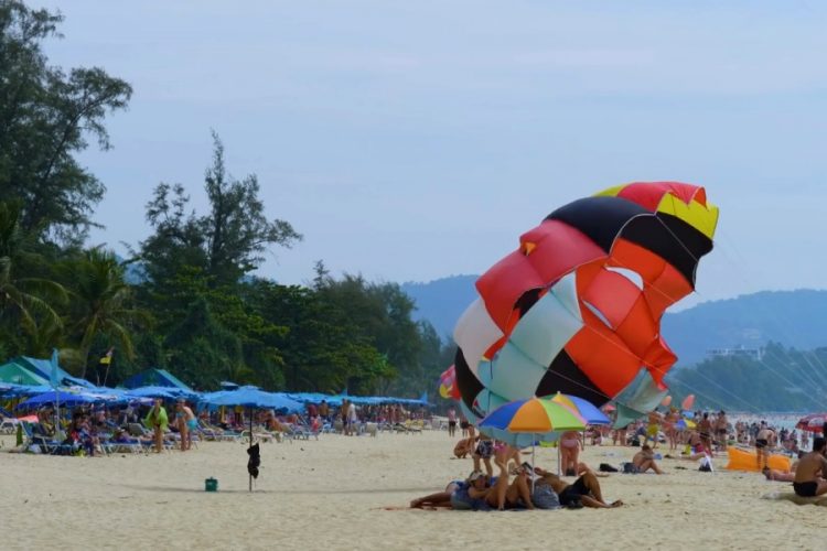 Туристы приезжают на Пхукет уже зараженными