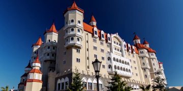 В Сочи озвучили прогнозы турпотока в курортном сезоне