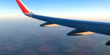 Росавиация и Минтранс посоветовали россиянам добираться домой самостоятельно
