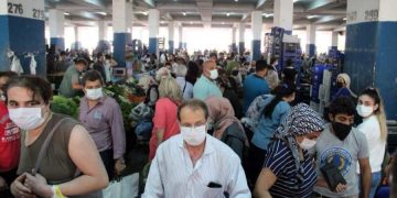 Турецкие рынки и магазины сообщили об "апокалипсисе" накануне локдауна