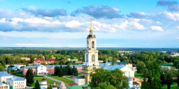 Депутаты просят сдержать рост цен на отдых в России