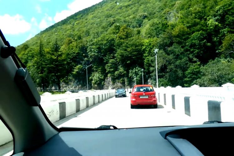 Дорожная полиция Абхазии будет останавливать машины из РФ в крайнем случае