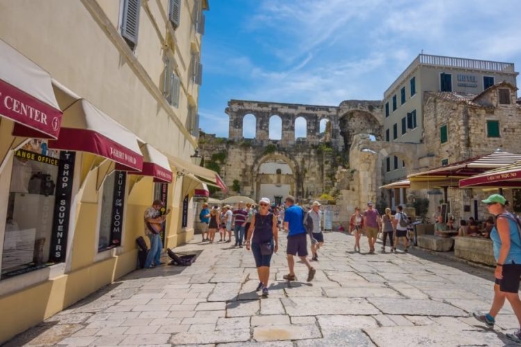 Посольство Хорватии возобновило оформление туристических виз в России