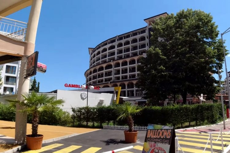 Болгария начнет выдавать визы россиянам