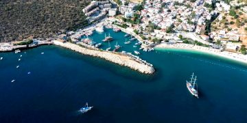 Россияне привозят коронавирус из Турции