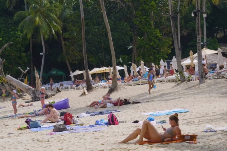 Пляжи Пхукета сильно изменились в отсутствии туристов