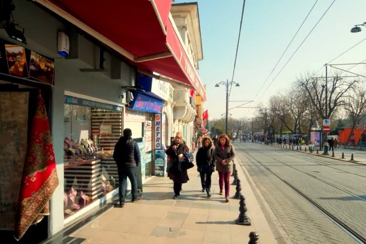 В Турции ввели жесткий локдаун ради туризма